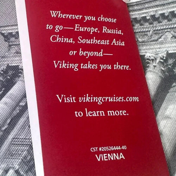 Viking Travel Bag Tote Adjustable Pull Straps Vienna Statue NWT New - Picture 9 of 9